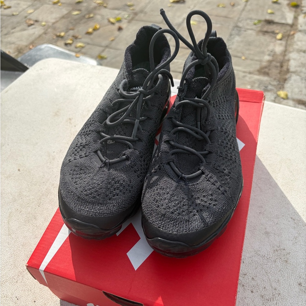 Nike Men’s Black Knit Sneakers Size 8.5 Pre Owned